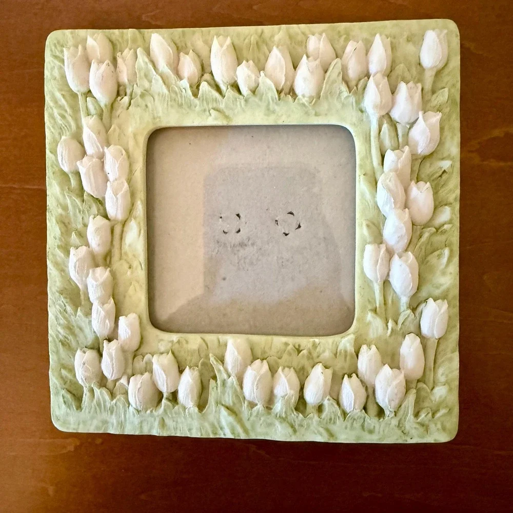Vintage 3D Flower Tulip Picture Frame Resin for 3x3 Photo Shabby Cottagecore